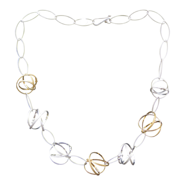 Petite Mixed Mobius Necklace - 19"
22K Gold vermeil, Sterling
NKMB03-M 495. (20") Petite Mixed Mobius Necklace - 19"
22K Gold vermeil, Sterling
NKMB03-M 495. (20")